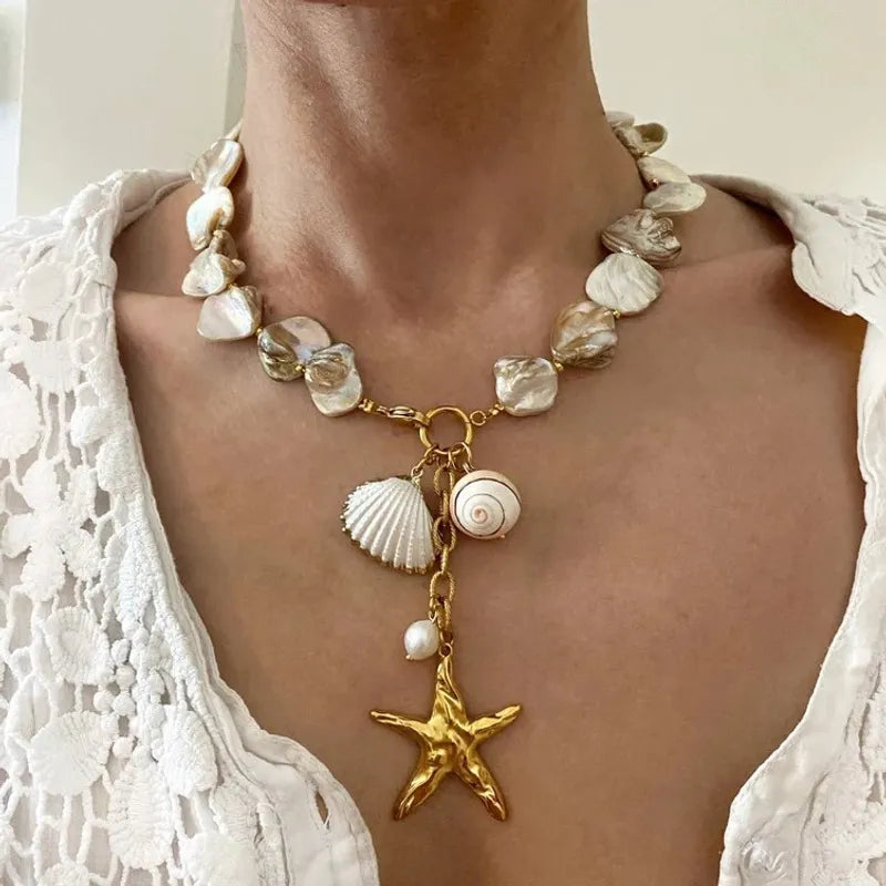 DE EL MAR SHELL NECKLACE