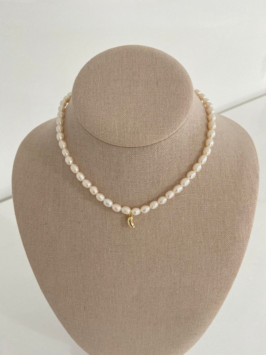 PEARLY BEAN NECKLACE