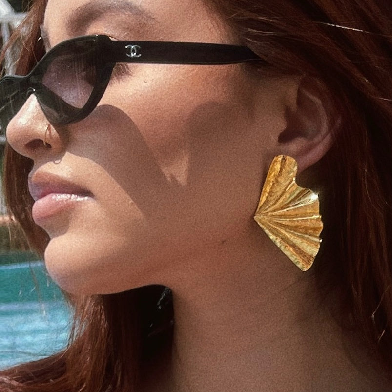 GOLD PLEATED EARRINGS