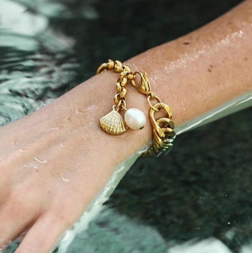 SHELL & PEARL 18K GOLD PLATED STAINLESS STEEL BRACELET