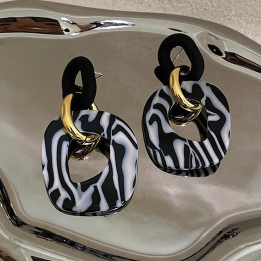 ZEBRA TOUCH EARRINGS